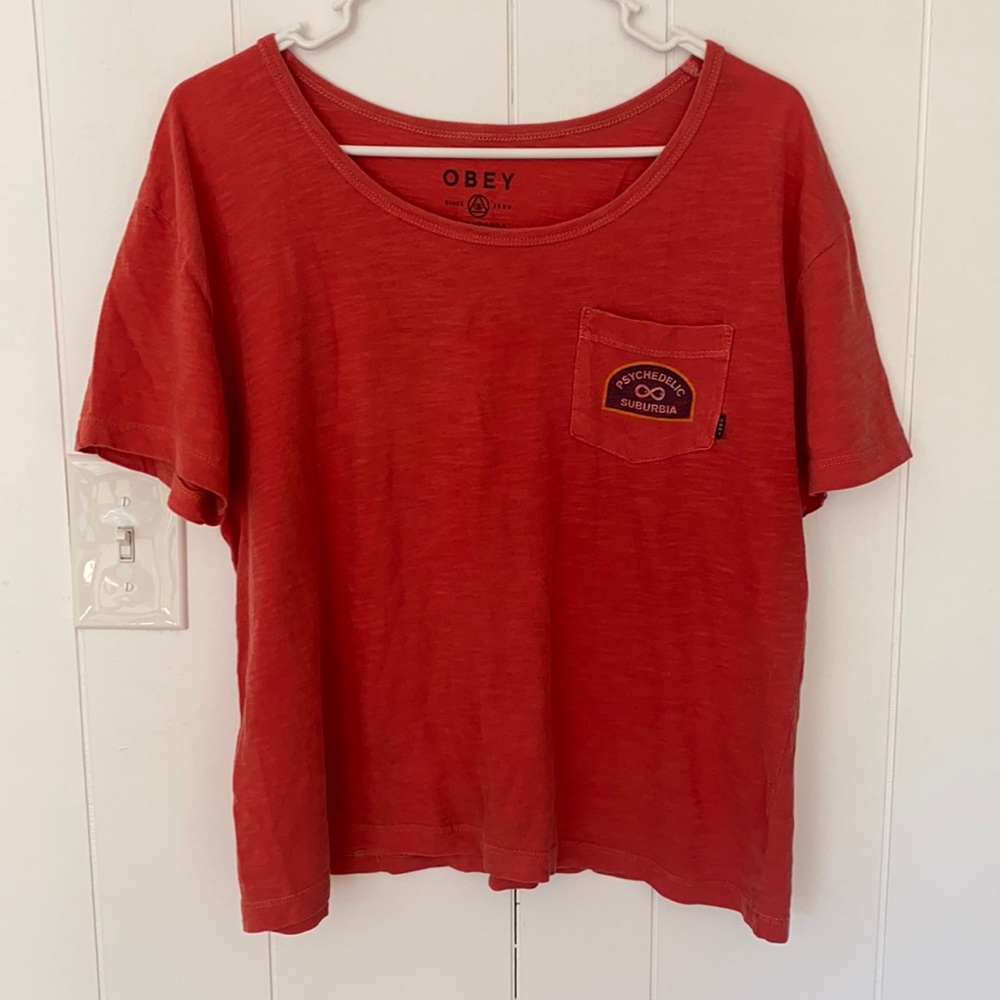 Obey tee